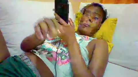 Snapshot of sexyqueen3457132 chatting on 03-09-25, 04:44 DOVY ACHIENG online show from 03-09-25, 04:44