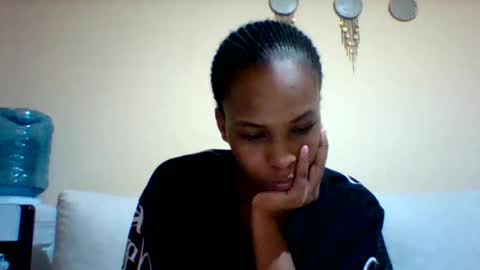 Snapshot of sexyqueen3457132 chatting on 09-27-25, 04:34 DOVY ACHIENG online show from 09-27-25, 04:34