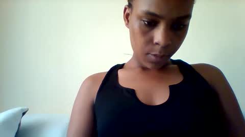 Snapshot of sexyqueen3457132 chatting on 10-16-25, 11:11 DOVY ACHIENG online show from 10-16-25, 11:11