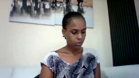 Snapshot of sexyqueen3457132 chatting on 10-19-25, 04:40 DOVY ACHIENG online show from 10-19-25, 04:40