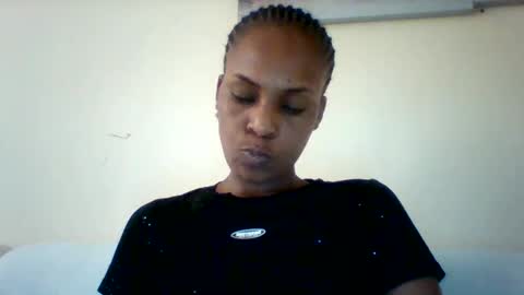 Snapshot of sexyqueen3457132 chatting on 10-27-25, 08:29 DOVY ACHIENG online show from 10-27-25, 08:29