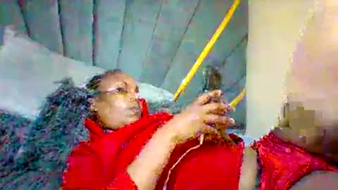 Snapshot of sexyqueen3457132 chatting on 10-28-25, 07:05 DOVY ACHIENG online show from 10-28-25, 07:05