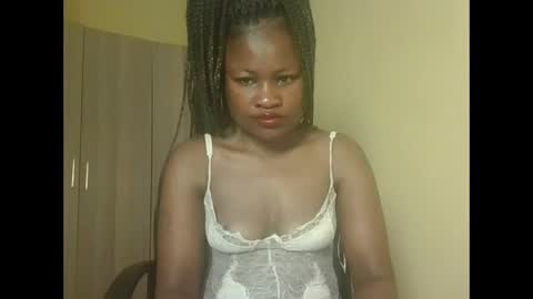 queenivy online show from 09-16-25, 03:35