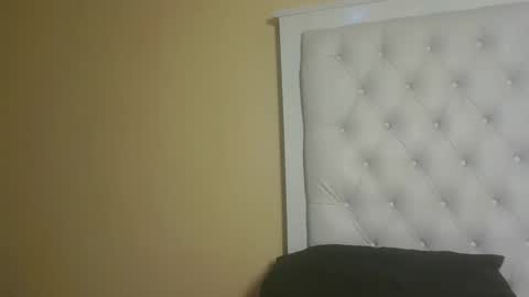 queenivy online show from 09-17-25, 03:41