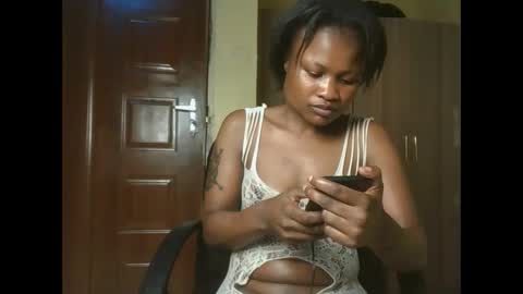 queenivy online show from 10-26-25, 10:32