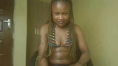 queenivy online show from 11-05-25, 04:01