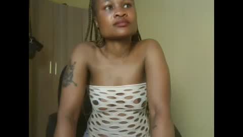 queenivy online show from 11-23-25, 06:57