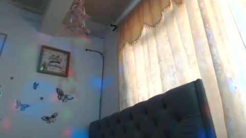 Snapshot of sexysafiravenus chatting on 09-15-25, 05:46 Venus Independent Model online show from 09-15-25, 05:46