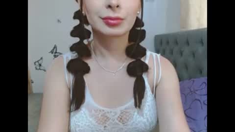 Snapshot of sexysafiravenus chatting on 05-24-26, 08:25 Venus Independent Model online show from 05-24-26, 08:25