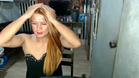 Snapshot of sexyseductionxx chatting on 06-02-26, 01:35 carl online show from 06-02-26, 01:35