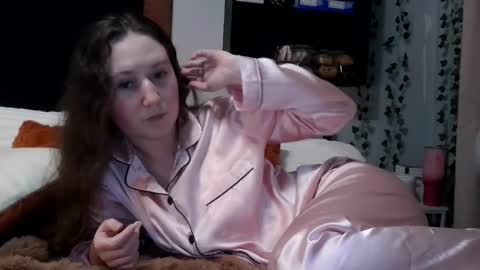 sexystephanie04 online show from 09-28-25, 03:45