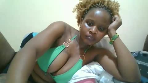 Snapshot of sexytbianca chatting on 03-08-26, 10:35 faty online show from 03-08-26, 10:35