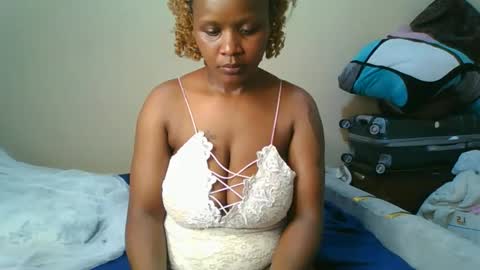 Snapshot of sexytbianca chatting on 03-15-26, 05:52 faty online show from 03-15-26, 05:52