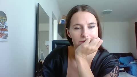 Snapshot of sexyviolettcat chatting on 03-24-26, 03:11 Victory online show from 03-24-26, 03:11