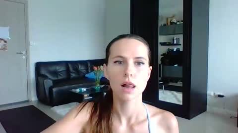 Snapshot of sexyviolettcat chatting on 04-08-26, 02:22 Victory online show from 04-08-26, 02:22