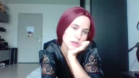 Snapshot of sexyviolettcat chatting on 04-25-26, 08:28 Victory online show from 04-25-26, 08:28