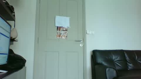 Snapshot of sexyviolettcat chatting on 05-17-26, 06:44 Victory online show from 05-17-26, 06:44