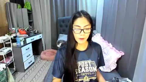 Xenaaa online show from 12-20-25, 07:32