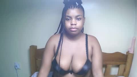 sexyyred_ online show from 05-20-26, 06:36