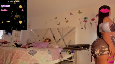 Snapshot of sexyzoe_69 chatting on 12-26-24, 08:11 Alexa online show from 12-26-24, 08:11