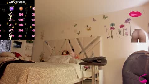 Snapshot of sexyzoe_69 chatting on 02-02-25, 11:30 Alexa online show from 02-02-25, 11:30