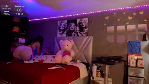 Snapshot of sexyzoe_69 chatting on 10-02-25, 09:44 Alexa online show from 10-02-25, 09:44