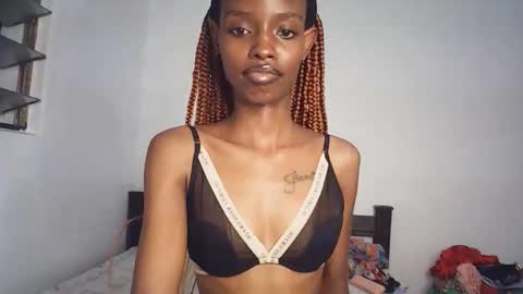 Snapshot of sexyzuriel chatting on 02-22-26, 05:33 sexyzuriel online show from 02-22-26, 05:33