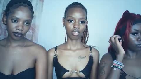 Snapshot of sexyzuriel chatting on 02-26-26, 10:47 sexyzuriel online show from 02-26-26, 10:47