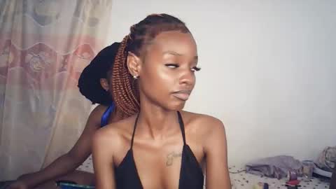 Snapshot of sexyzuriel chatting on 02-26-26, 10:53 sexyzuriel online show from 02-26-26, 10:53