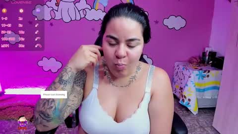 Snapshot of shaaroonhillss1 chatting on 01-05-26, 11:30 sharoon online show from 01-05-26, 11:30