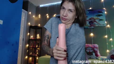 Snapshot of shadia_squirt chatting on 12-17-24, 08:12 shadia online show from 12-17-24, 08:12