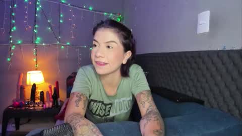 Snapshot of shadia_squirt chatting on 09-24-25, 07:50 shadia online show from 09-24-25, 07:50