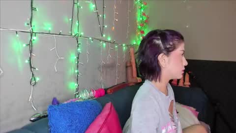 Snapshot of shadia_squirt chatting on 10-05-25, 04:33 shadia online show from 10-05-25, 04:33