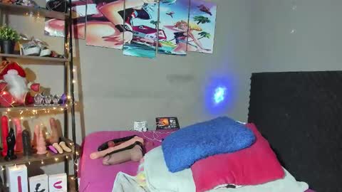 Snapshot of shadia_squirt chatting on 10-21-25, 02:45 shadia online show from 10-21-25, 02:45