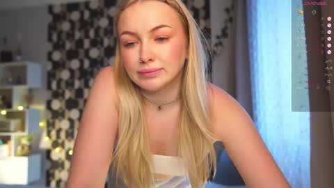 Sindy and Nancy  Next stream 1 December  online show from 03-05-26, 06:31