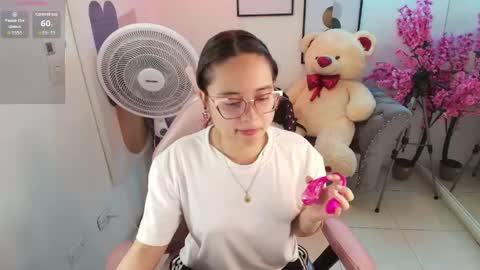 Snapshot of shady_bug chatting on 05-24-26, 12:43 Shady online show from 05-24-26, 12:43