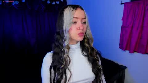 Shaira Clark online show from 03-25-26, 01:44