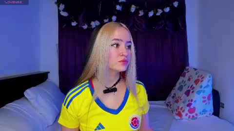 Snapshot of shairaclark_ chatting on 06-18-26, 02:23 Shaira Clark online show from 06-18-26, 02:23