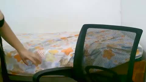 Snapshot of shairamae4u chatting on 02-12-25, 12:27 shairamae4u online show from 02-12-25, 12:27