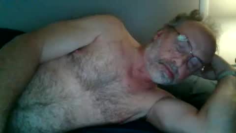 Snapshot of shakeyman889 chatting on 03-27-26, 05:24 shakeyman889 online show from 03-27-26, 05:24