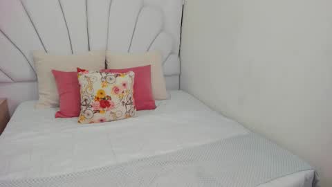 Snapshot of shamara_thomson chatting on 10-17-25, 10:45 Shamara Thomson online show from 10-17-25, 10:45