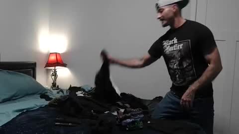 Snapshot of shameus69 chatting on 12-22-25, 04:53 shameus69 online show from 12-22-25, 04:53