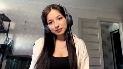 Viola online show from 10-21-25, 06:14