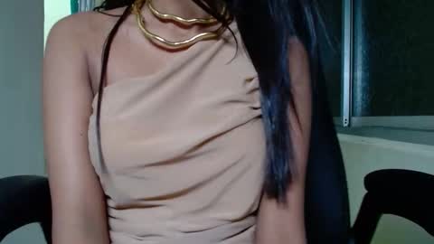 Shanaya Kappor online show from 11-18-25, 01:48