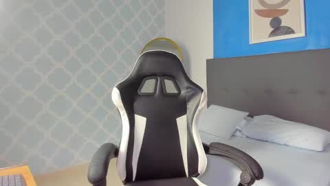 Snapshot of shanel_smithh chatting on 11-08-25, 12:05 Shanel online show from 11-08-25, 12:05