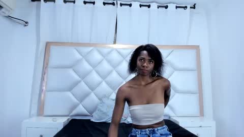 Snapshot of shanelle__ chatting on 11-03-25, 01:34 S H A N E L L E online show from 11-03-25, 01:34