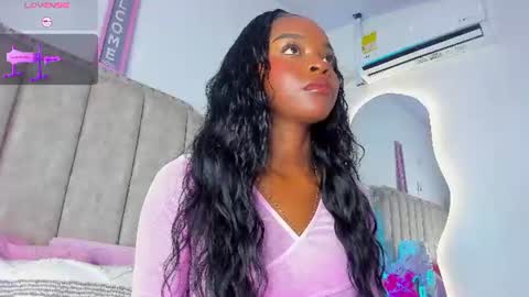 Snapshot of shanelwest7 chatting on 06-29-26, 01:44 Shanel online show from 06-29-26, 01:44