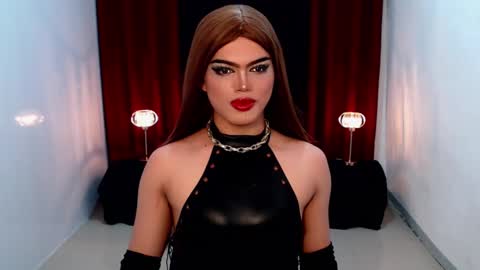 Snapshot of shanex01 chatting on 12-17-24, 12:11 Shane X online show from 12-17-24, 12:11