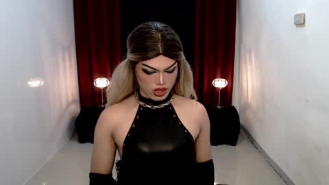 Snapshot of shanex01 chatting on 12-20-24, 04:46 Shane X online show from 12-20-24, 04:46