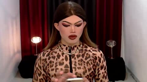 Snapshot of shanex01 chatting on 02-01-25, 07:05 Shane X online show from 02-01-25, 07:05